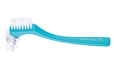 CURAPROX BDC SPAZZOLINO BREVETTATO PER DENTIERE 1 PEZZO COLORE AZZURRO - Farmadott.it
